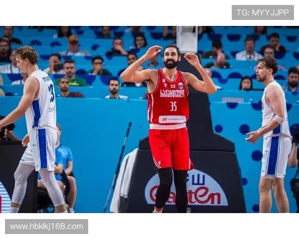 凯斯勒弧顶精准策动助攻 马尔卡宁高空暴扣点燃全场激情